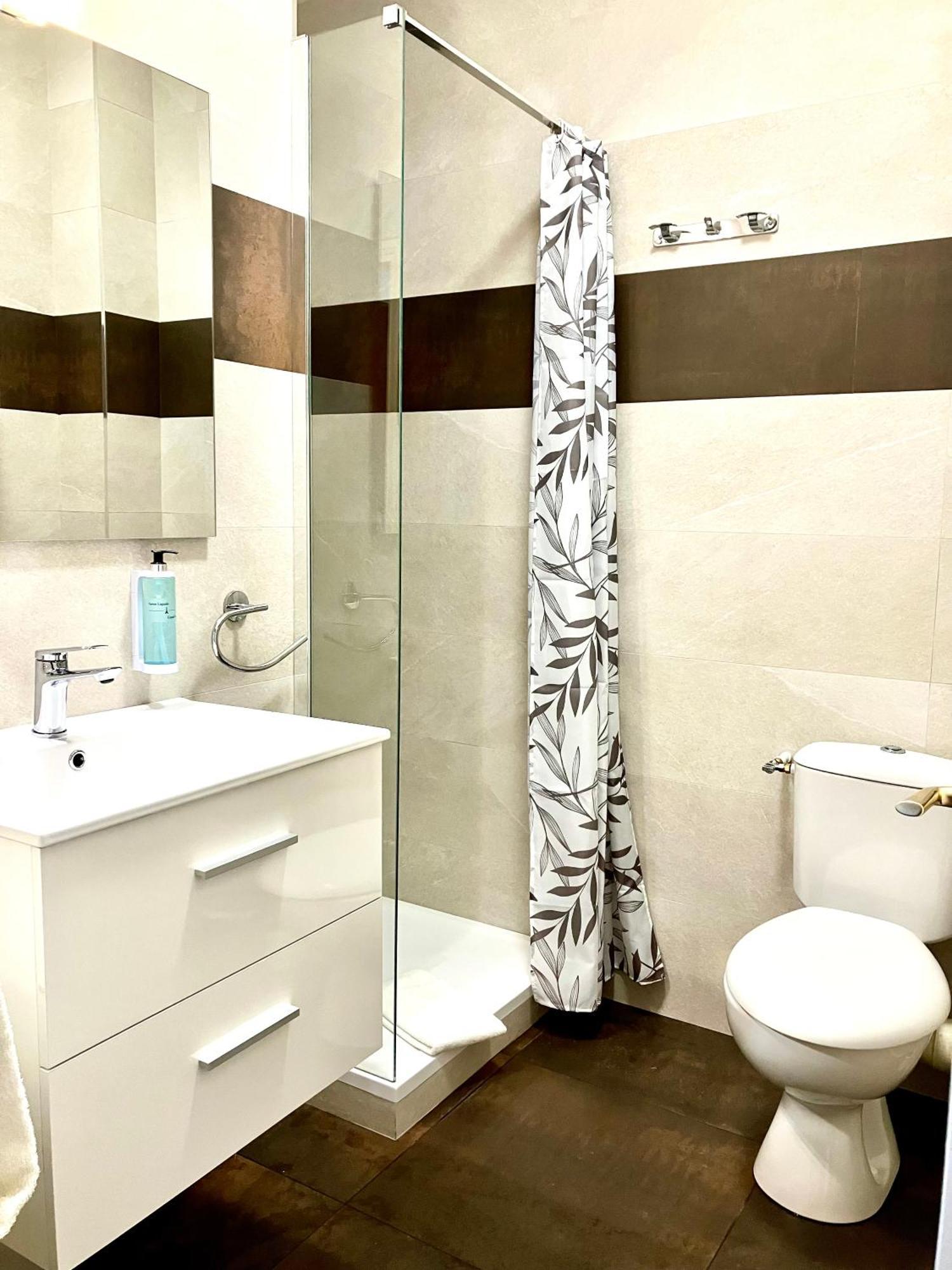 Hotel Lou Marques Сент-Марі-де-ла-Мер Екстер'єр фото
